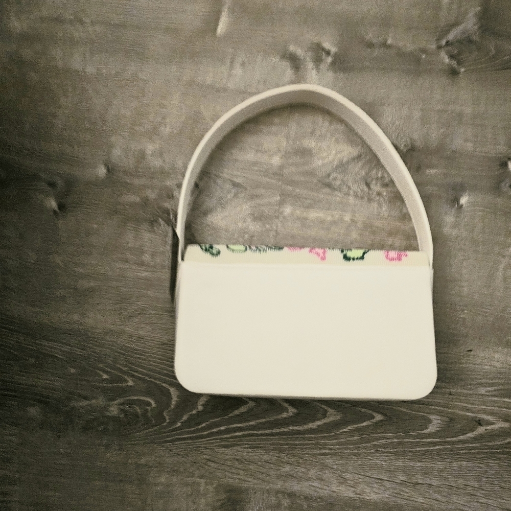 D’Margeaux Handcrafted White Floral Beaded shoulder bag - Picture 12 of 13